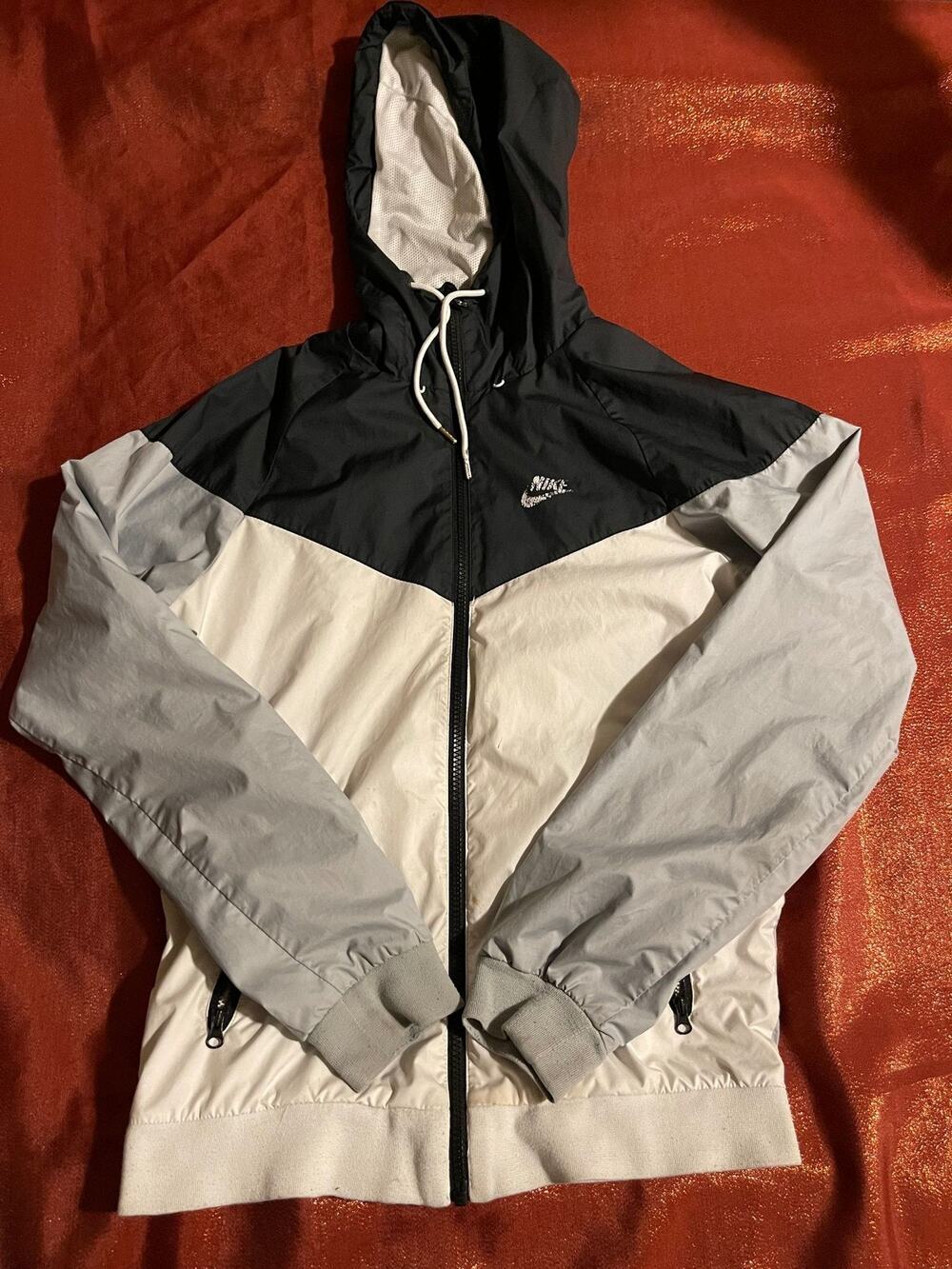 Nike Windbreaker Jacket Womens XS Black White Gray Hooded Full Zip Lightweight